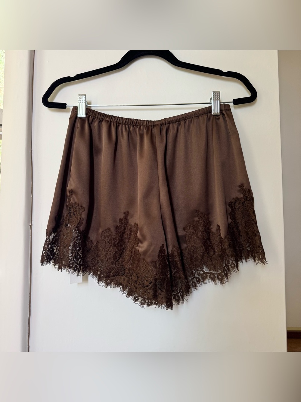 NWT Reformation Fern Satin Lace Shorts Pinecone Brown Small - Picture 7 of 11